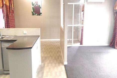 Photo of property in 39 Sunnyside Road, Sunnyvale, Auckland, 0612