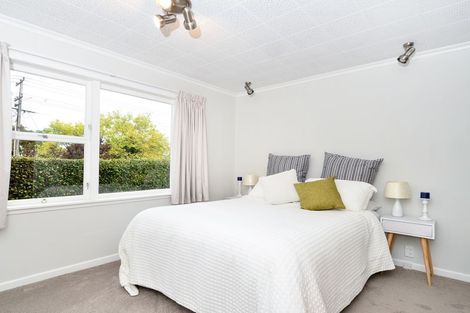 Photo of property in 60 Newington Road, Henderson, Auckland, 0612