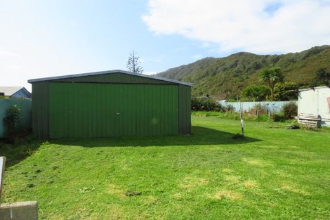 Photo of property in 17 Ives Street, Hector, 7822