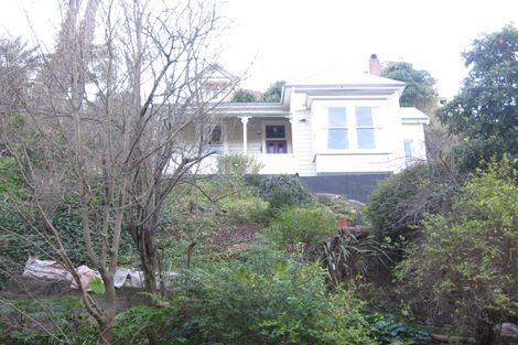 Photo of property in 33 Milton Road, Bluff Hill, Napier, 4110
