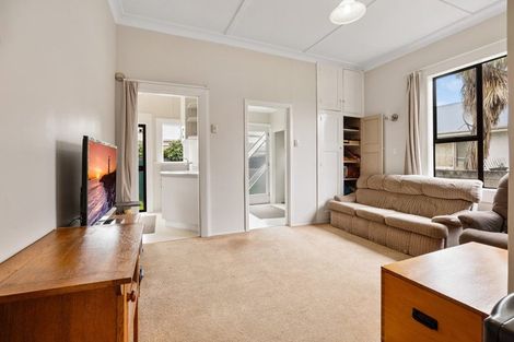 Photo of property in 43 Melbourne Street, South Dunedin, Dunedin, 9012