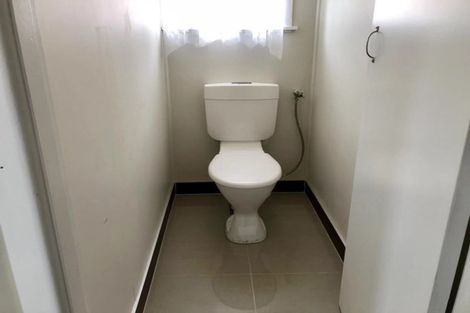 Photo of property in 55 Archibald Road, Kelston, Auckland, 0602