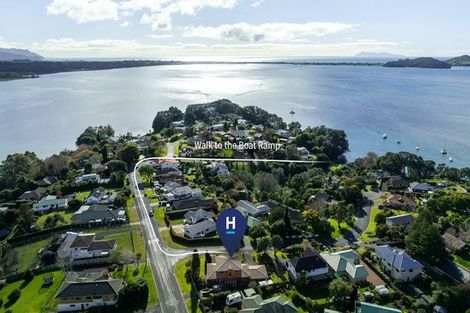 Photo of property in 2 Baigent Place, Tanners Point, Katikati, 3177