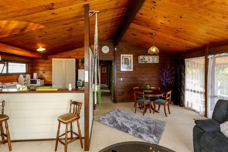 Photo of property in 14 Ambury Place, Merrilands, New Plymouth, 4312