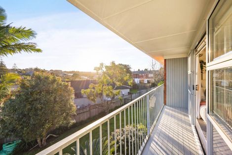 Photo of property in 5 Liston Crescent, Cockle Bay, Auckland, 2014