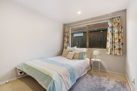Photo of property in 5 Noel Williams Place, Windsor Park, Auckland, 0630