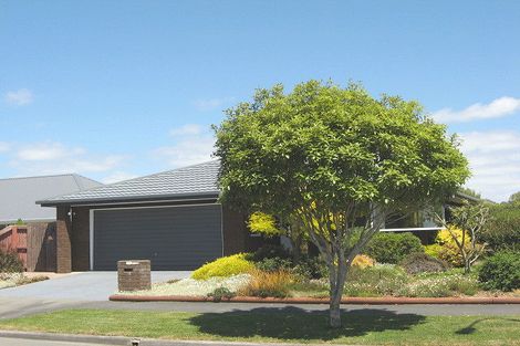 Photo of property in 40 Beauford Place, Parklands, Christchurch, 8083