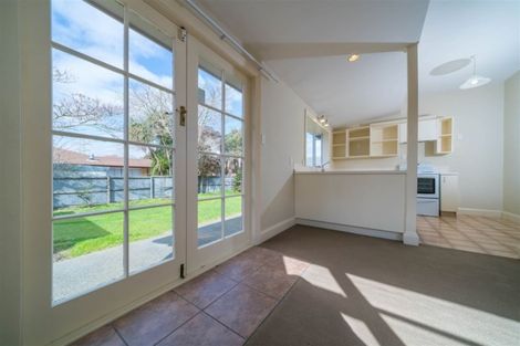 Photo of property in 87 Middlepark Road, Sockburn, Christchurch, 8042