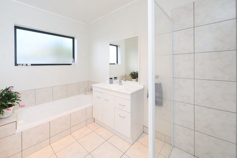 Photo of property in 4 Mckenzie Court, Terrace End, Palmerston North, 4410