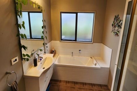 Photo of property in 41 Karamea Street, Whalers Gate, New Plymouth, 4310