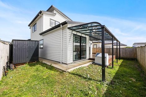 Photo of property in 12 Korowhiti Road, Clarks Beach, 2122