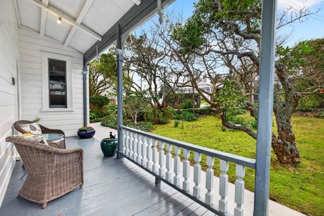 Photo of property in 16 Jubilee Avenue, Devonport, Auckland, 0624