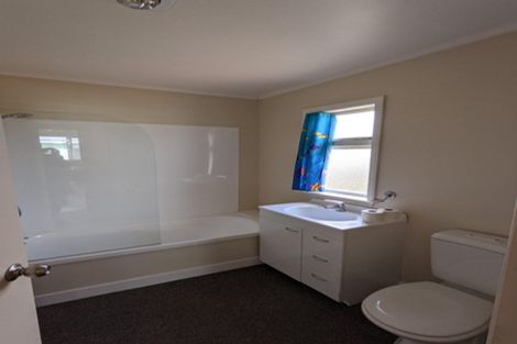 Photo of property in 8 Sussex Street, Levin, 5510