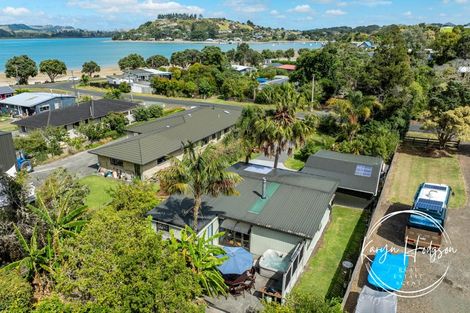 Photo of property in 10 Regent Street, Whakapirau, Maungaturoto, 0583