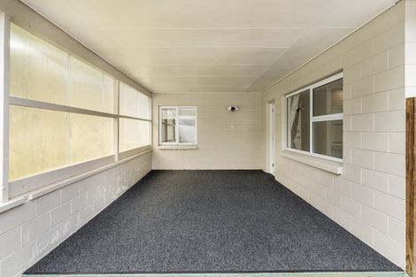 Photo of property in 1/2 Flavia Close, Torbay, Auckland, 0630