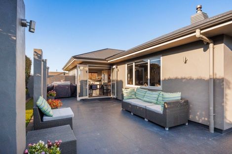 Photo of property in 12 Liberty Grove, Kelvin Grove, Palmerston North, 4414