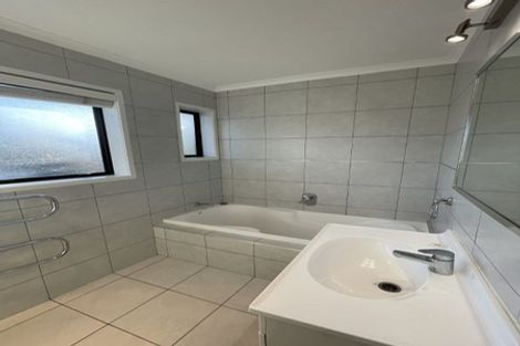 Photo of property in 9 Quibray Place, Botany Downs, Auckland, 2010