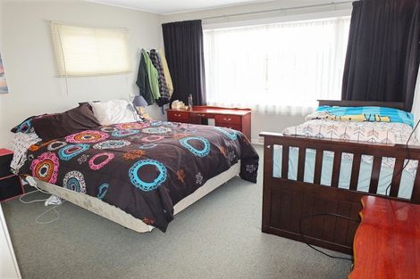 Photo of property in 4 Andresen Street, Foxton Beach, Foxton, 4815