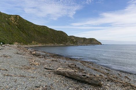 Photo of property in 1015 Makara Road, Makara Beach, Karori, 6972