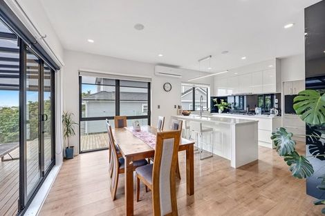Photo of property in 13 Spyglass Street, Red Beach, 0932