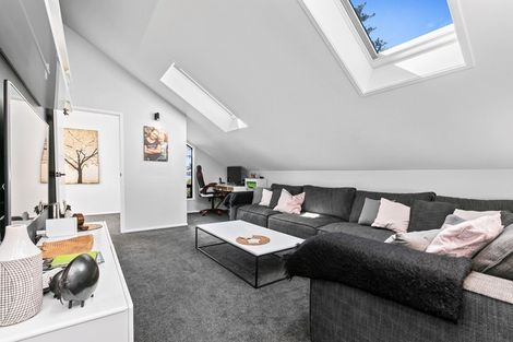 Photo of property in 253 Devonport Road, Tauranga, 3110