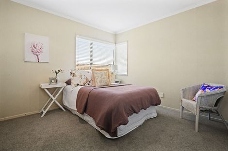 Photo of property in 15 Lilybank Crescent, East Tamaki, Auckland, 2013