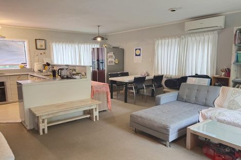 Photo of property in 2/11 Macleans Road, Bucklands Beach, Auckland, 2014