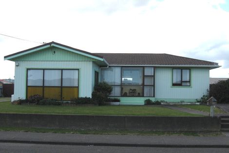 Photo of property in 22 Seafront Road, Castlecliff, Whanganui, 4501