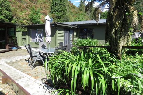 Photo of property in 20 Ramsay Street, Blacks Point, Reefton, 7830