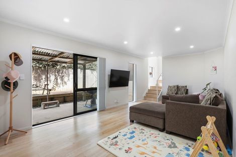 Photo of property in 27 Aditi Close, Massey, Auckland, 0614