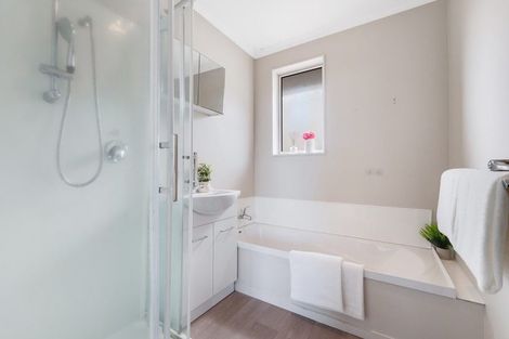 Photo of property in 148a Aviemore Drive, Highland Park, Auckland, 2010