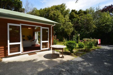 Photo of property in 33 Rakiura Parade, Otatara, Invercargill, 9879