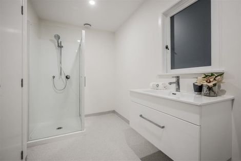 Photo of property in 47 Grande Vue Road, Hillpark, Auckland, 2102
