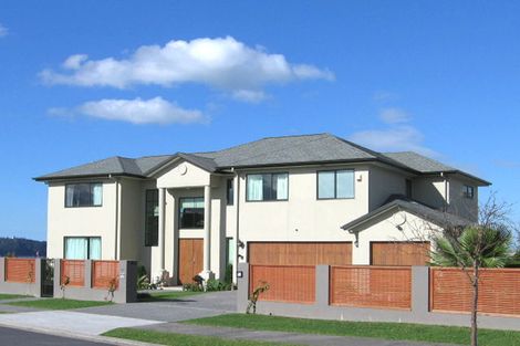 Photo of property in 25 Onemana Way, Te Atatu Peninsula, Auckland, 0610