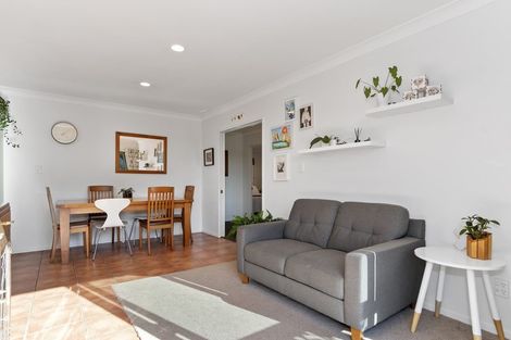 Photo of property in 10 Wouldbank Way, Welcome Bay, Tauranga, 3112