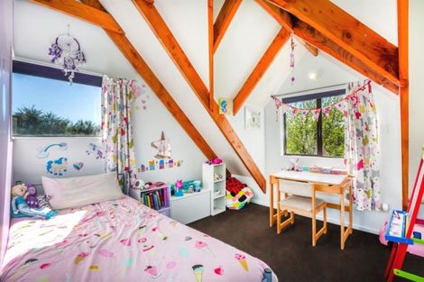 Photo of property in 9 Seagull Place, Whitby, Porirua, 5024