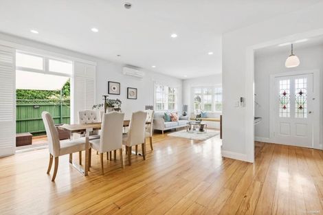 Photo of property in 1/92 East Coast Road, Milford, Auckland, 0620