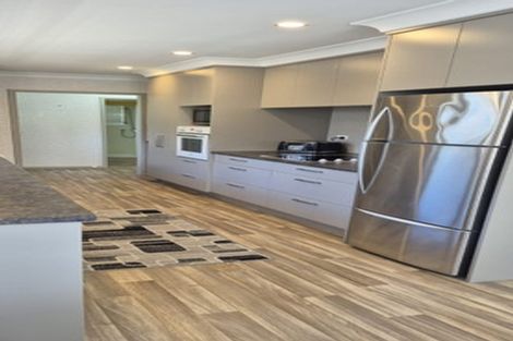 Photo of property in 44 Racecourse Road, Waiuku, 2123