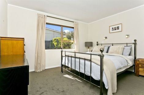 Photo of property in 2/31 Park Hill Road, Birkenhead, Auckland, 0626