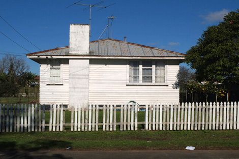Photo of property in 82 Vine Street, Mangere East, Auckland, 2024