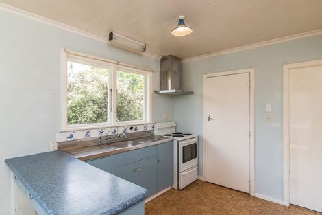 Photo of property in 8 Tawa Street, Waikanae, 5036