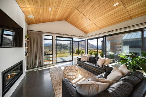 Photo of property in 17 Double Cone Road, Jacks Point, Queenstown, 9371