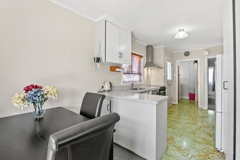 Photo of property in 10 Truby King Street, Merrilands, New Plymouth, 4312