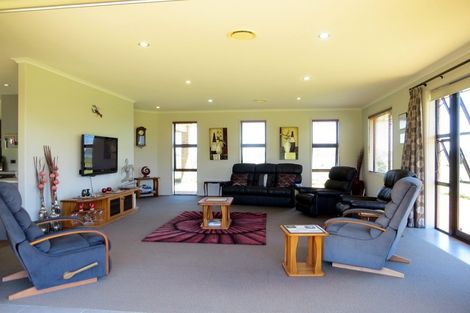 Photo of property in 15 Koromiko Drive, Coromandel, 3506