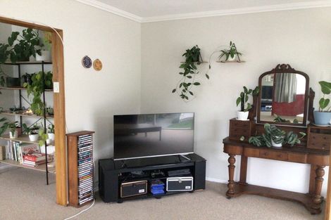 Photo of property in 33 Viewmont Drive, Harbour View, Lower Hutt, 5010