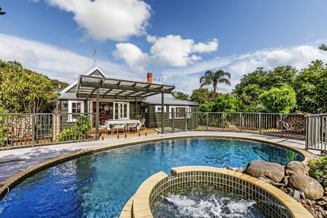 Photo of property in 64 Church Street, Devonport, Auckland, 0624