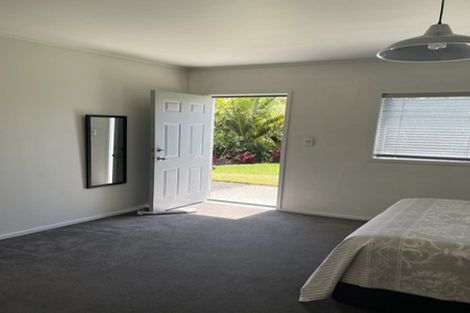 Photo of property in 906 Beach Road, Waiake, Auckland, 0630