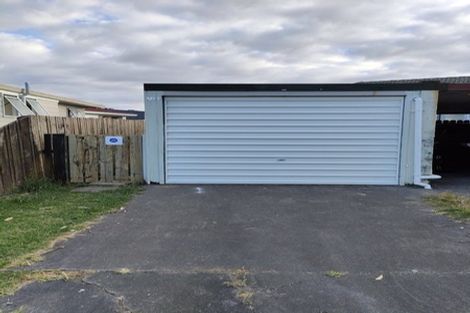 Photo of property in 2/14 Penion Drive, Flat Bush, Auckland, 2023