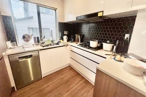 Photo of property in 28 Routley Drive, Glen Eden, Auckland, 0602