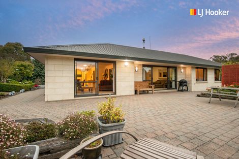 Photo of property in 35 Green Island Bush Road, Blackhead, Dunedin, 9076